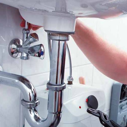 Travaux de plomberie sur installation sanitaire intérieure